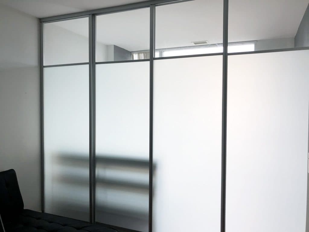 Completed Roomidea glass partition with frosted and clear panels